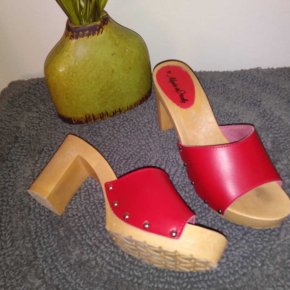VINTAGE PLATFORM SLIDES - RED - SIZE 9